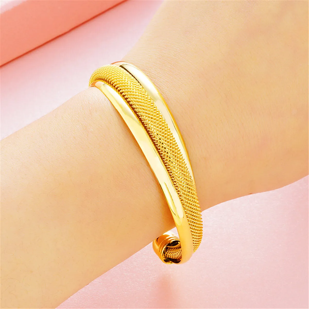 18K Gold-Plated Web Capped Cuff