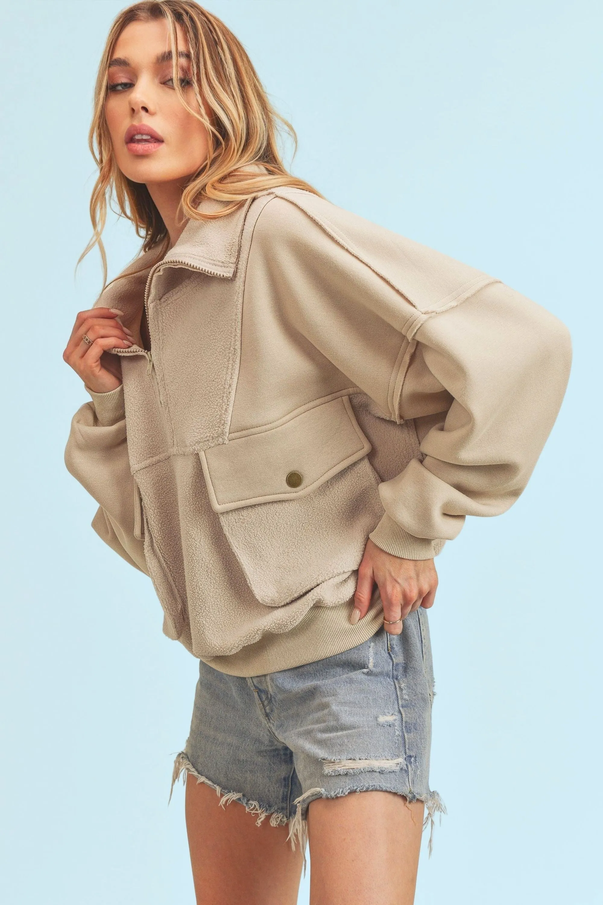 Aemi   Co Exposed Seam Half Zip Sweatshirt with Pockets