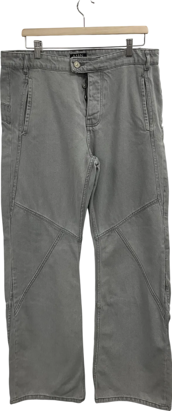 boohooMan Grey Relaxed Rigid Flare Offcl Panel Jeans W34