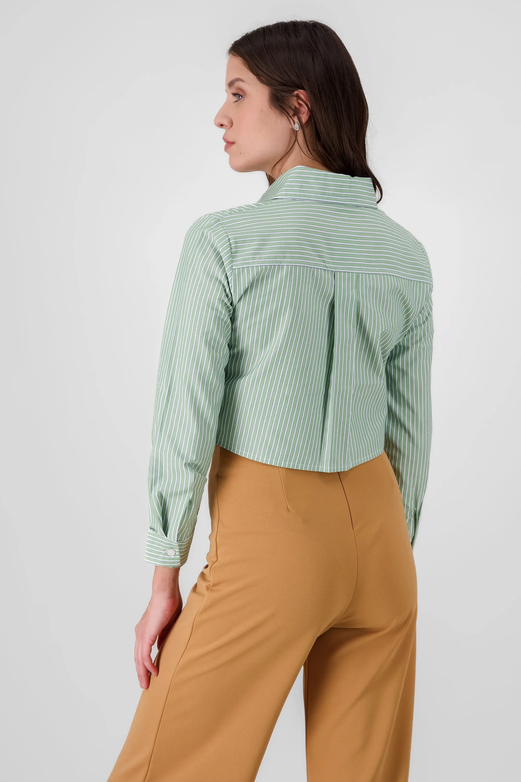 Camisa Crop Doble Bolsillo