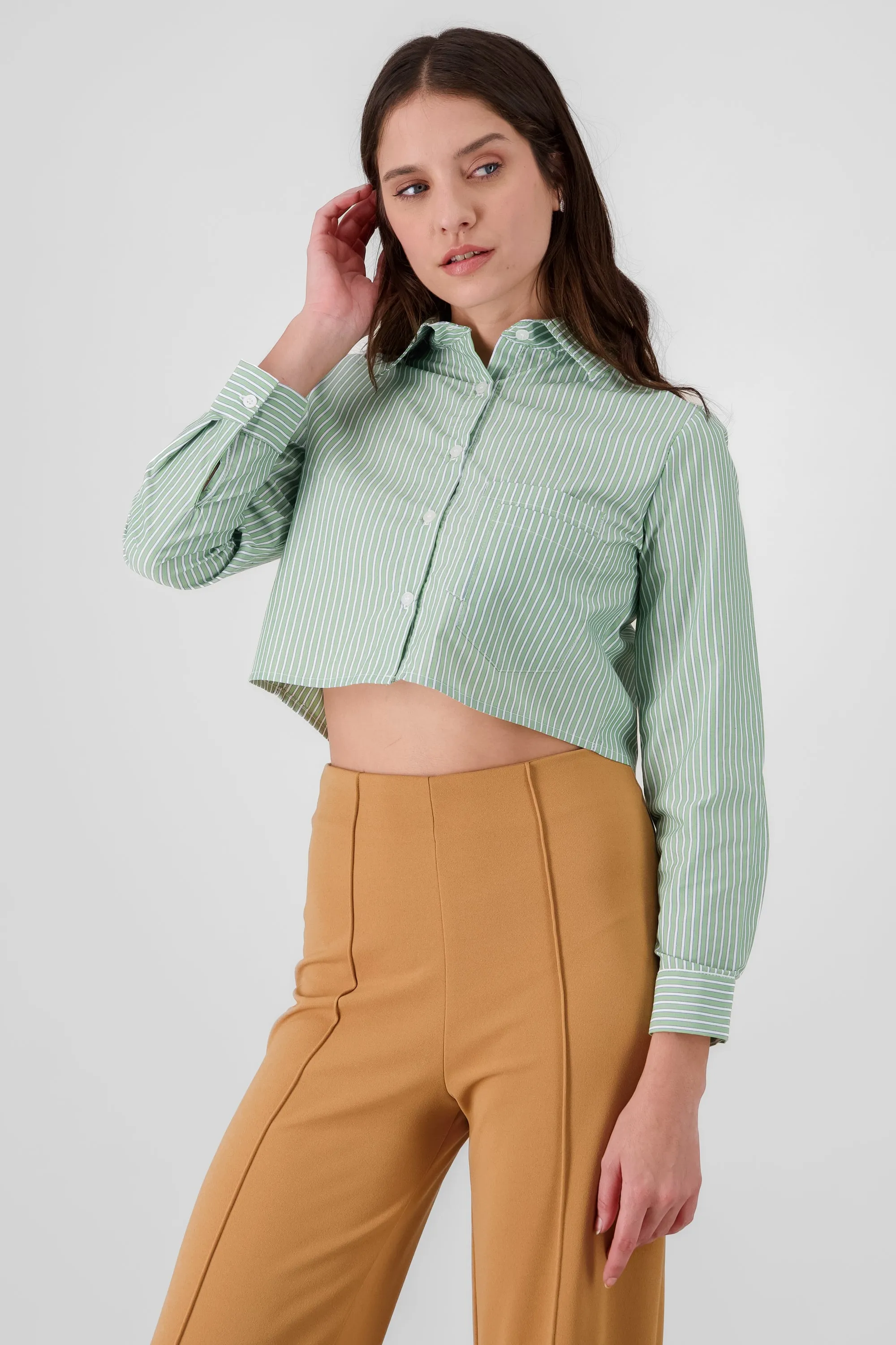 Camisa Crop Doble Bolsillo