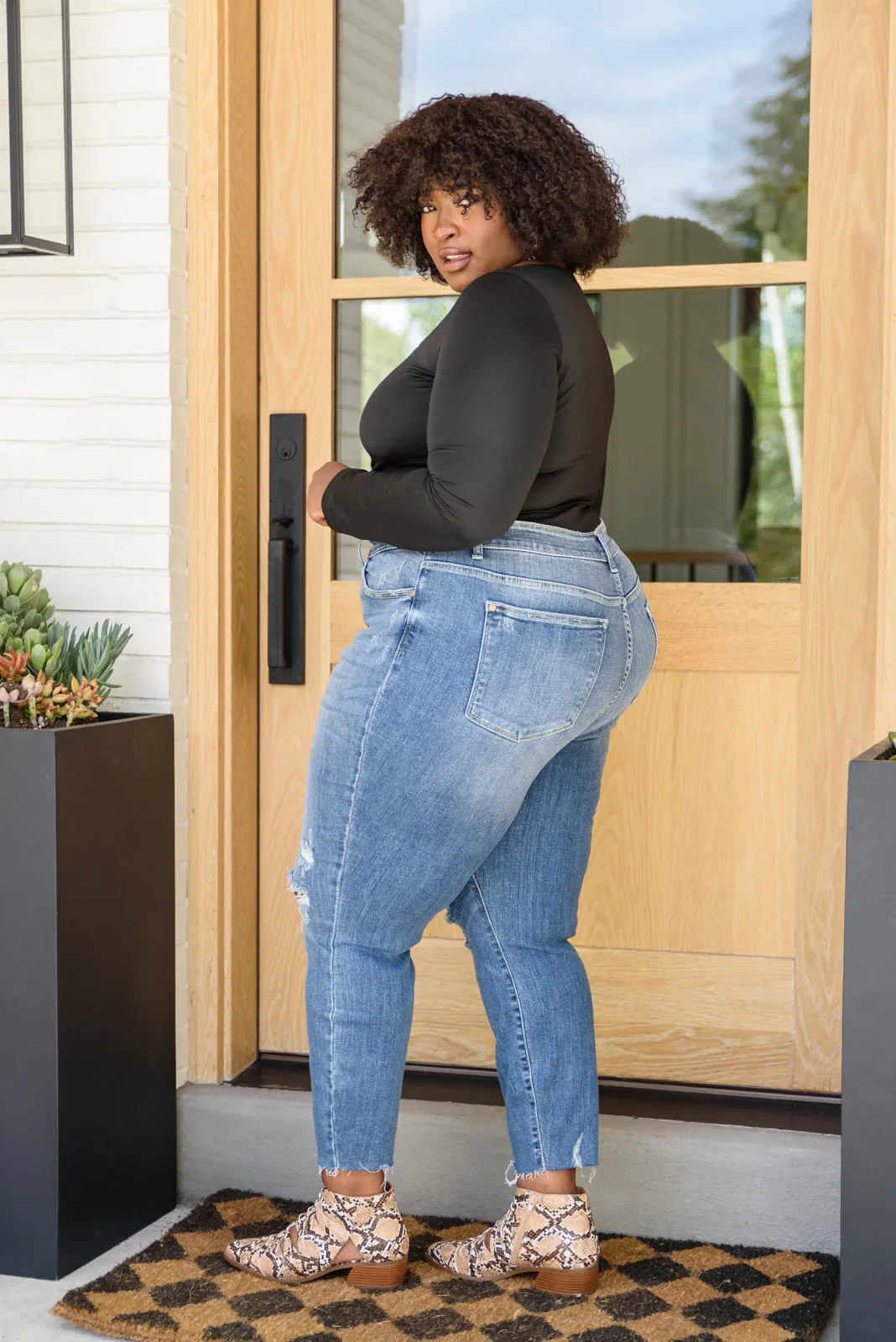 JUDY BLUE Kyla Destroyed Hi Waist Relaxed Fit