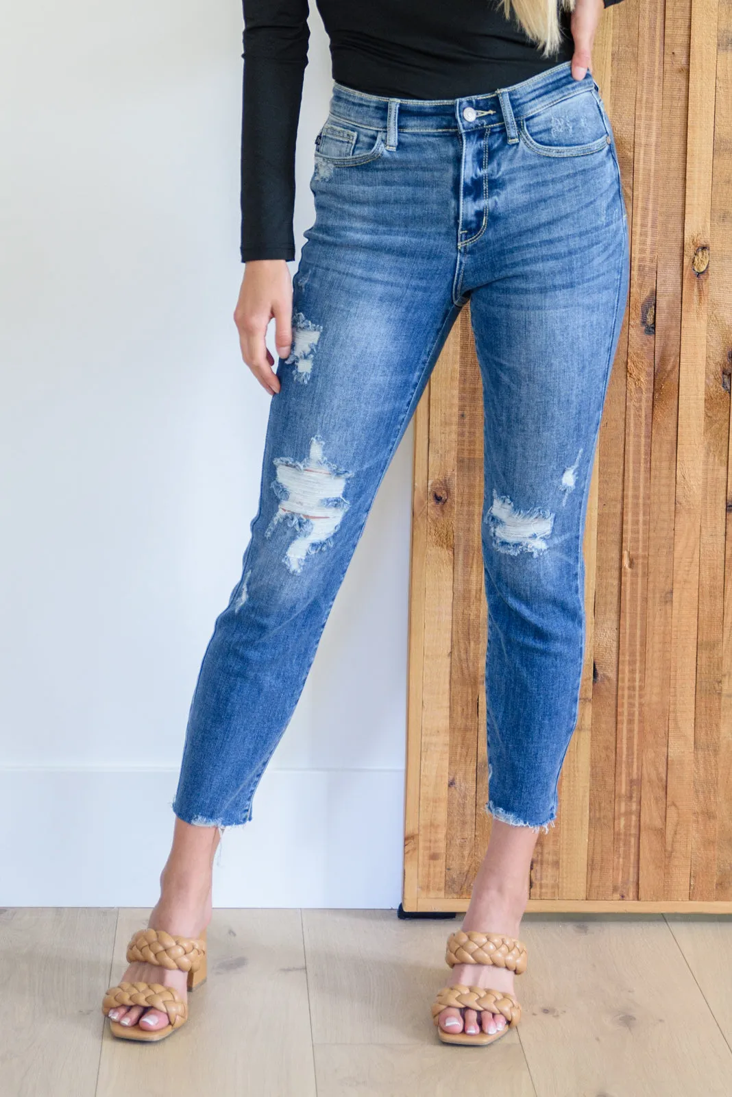 JUDY BLUE Kyla Destroyed Hi Waist Relaxed Fit
