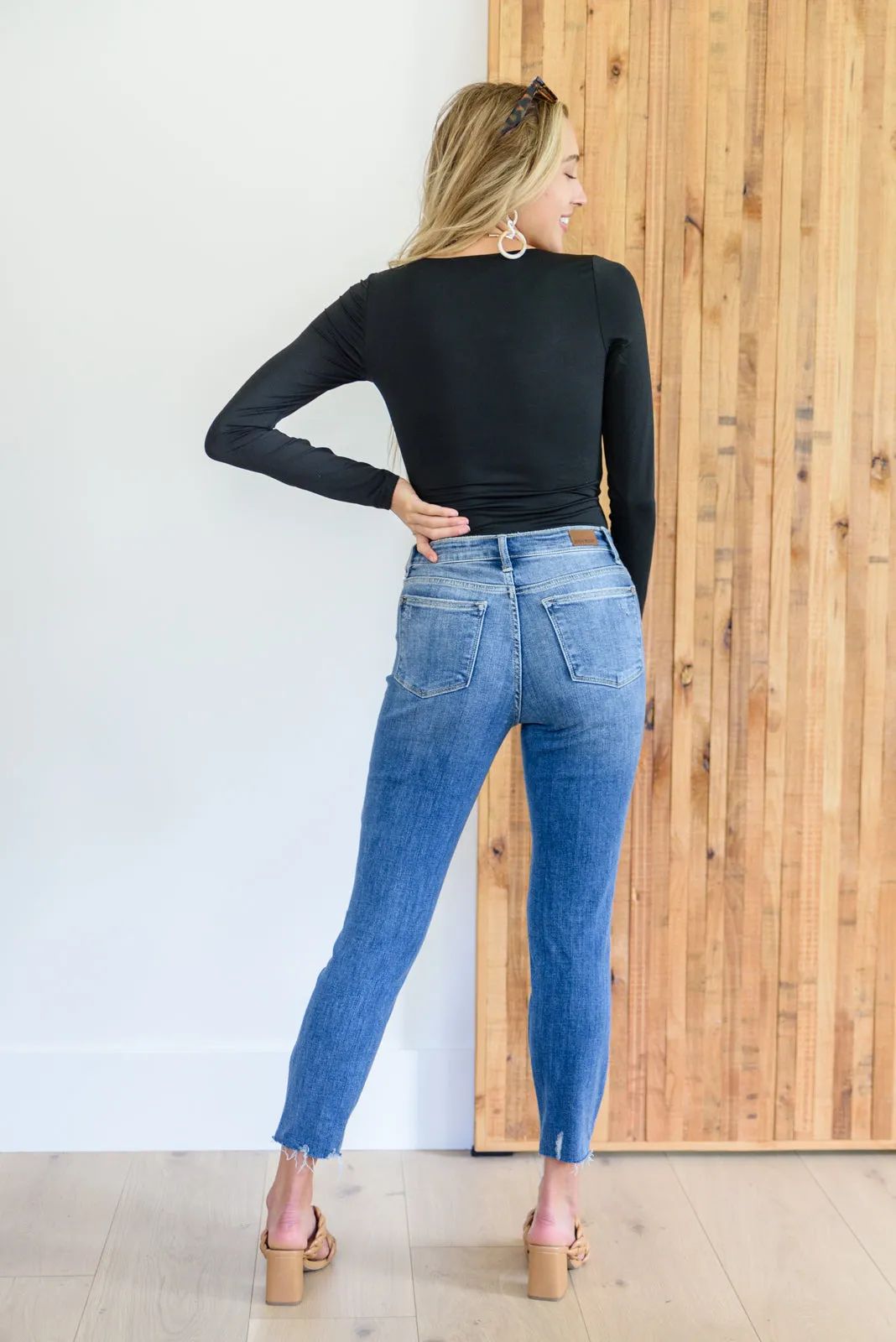 JUDY BLUE Kyla Destroyed Hi Waist Relaxed Fit