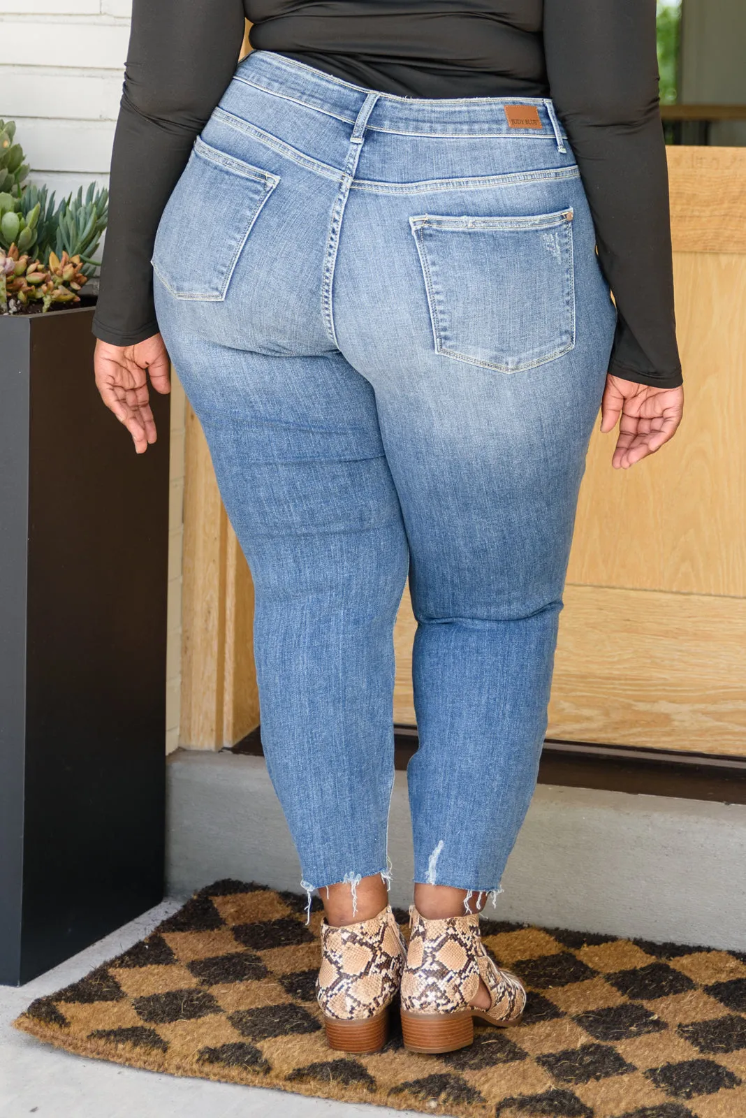 JUDY BLUE Kyla Destroyed Hi Waist Relaxed Fit