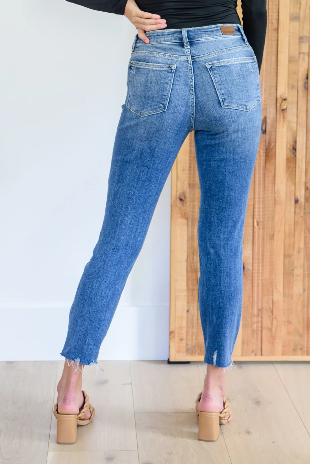 JUDY BLUE Kyla Destroyed Hi Waist Relaxed Fit