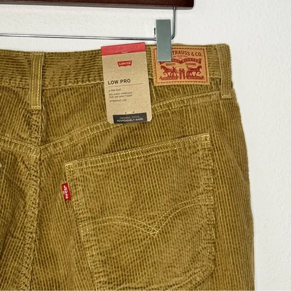 Levis Women Low Pro Jeans Brown Corduroy Mid Rise Straight legs 32x30 NWT $70