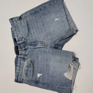Lucky Brand boyfriend shorts sz 4/27