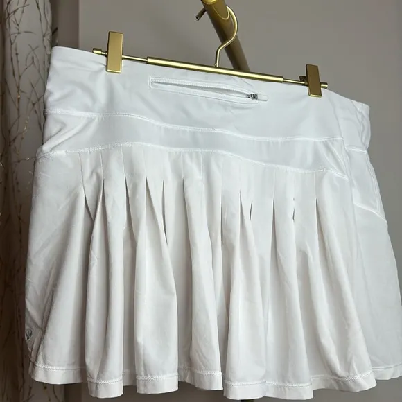 Lululemon Circuit Breaker Skirt Tall 15&quot; White