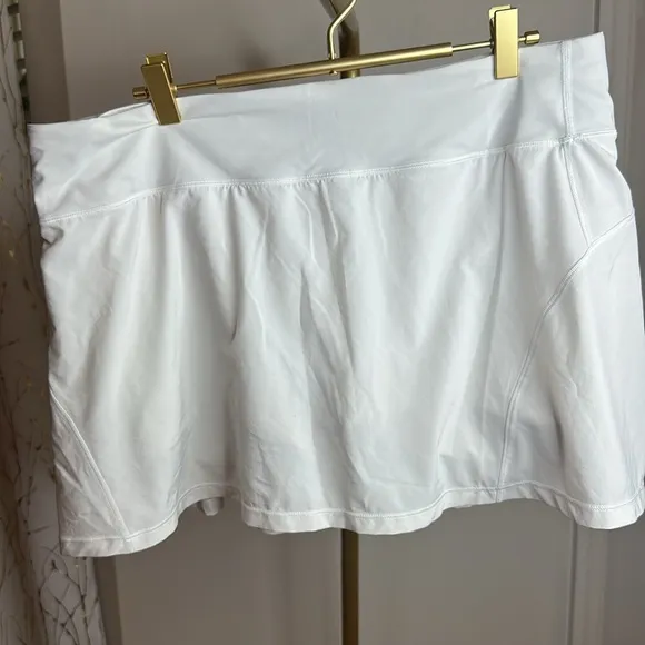 Lululemon Circuit Breaker Skirt Tall 15&quot; White