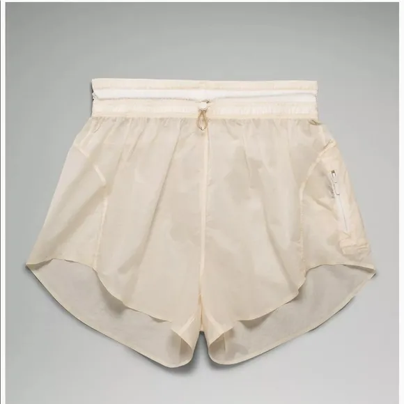 Lululemon NWT Step Out Short Size 8 White Opal