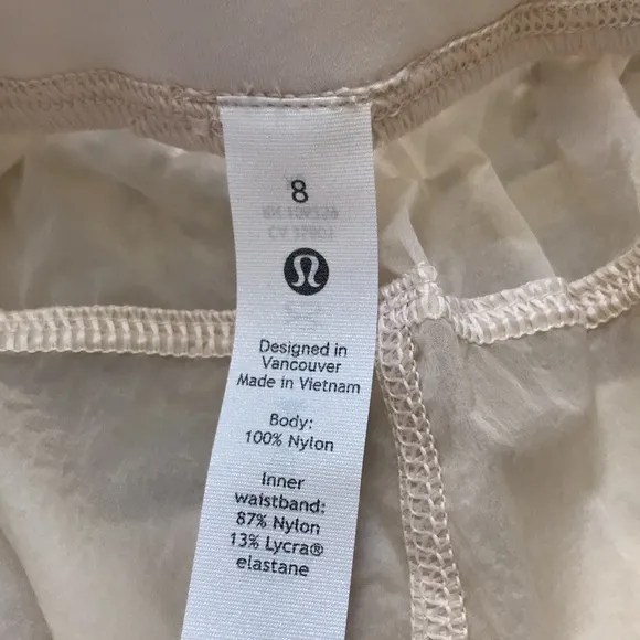 Lululemon NWT Step Out Short Size 8 White Opal