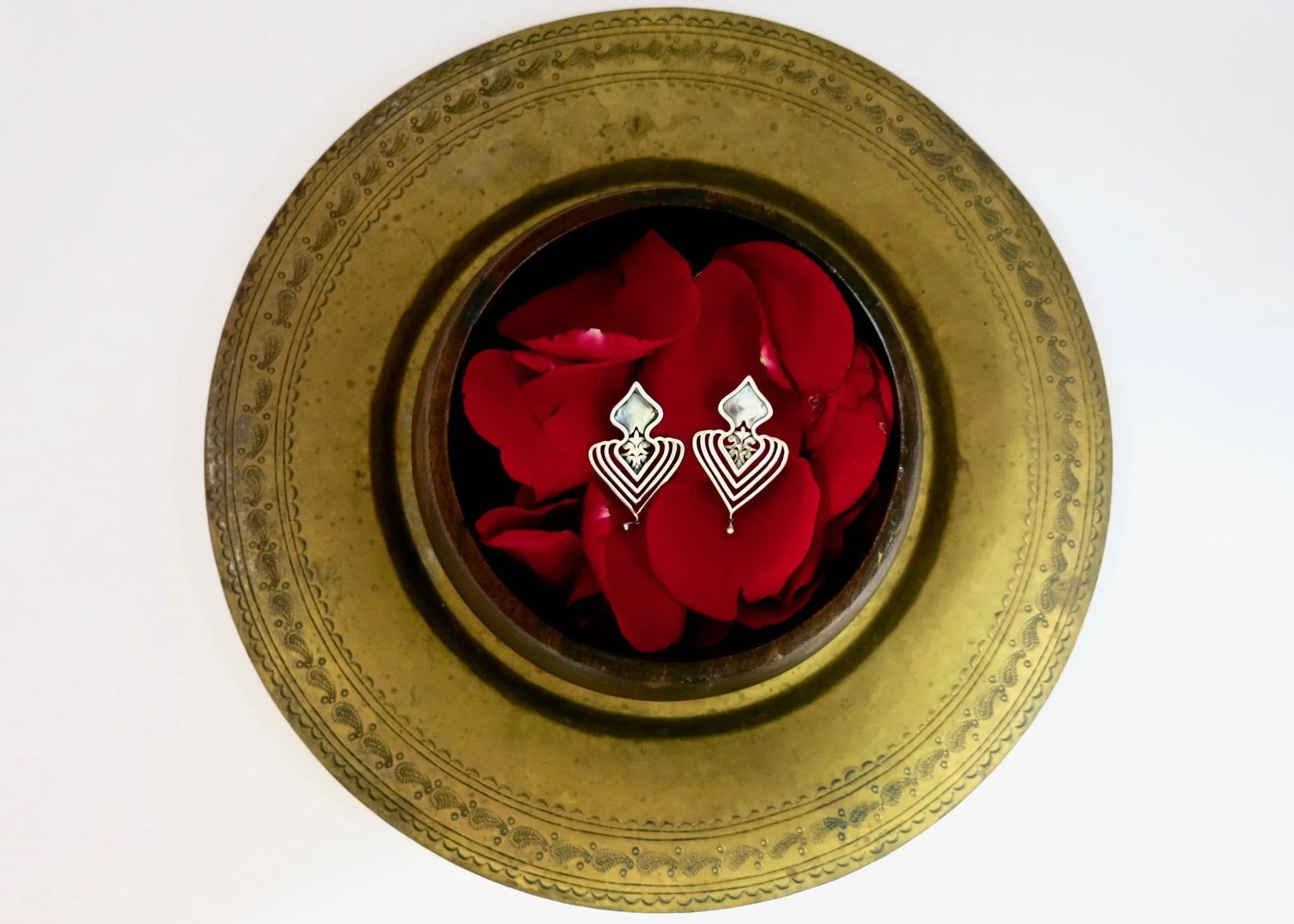 Magnificent, two-tone 'Jahanara' statement earrings