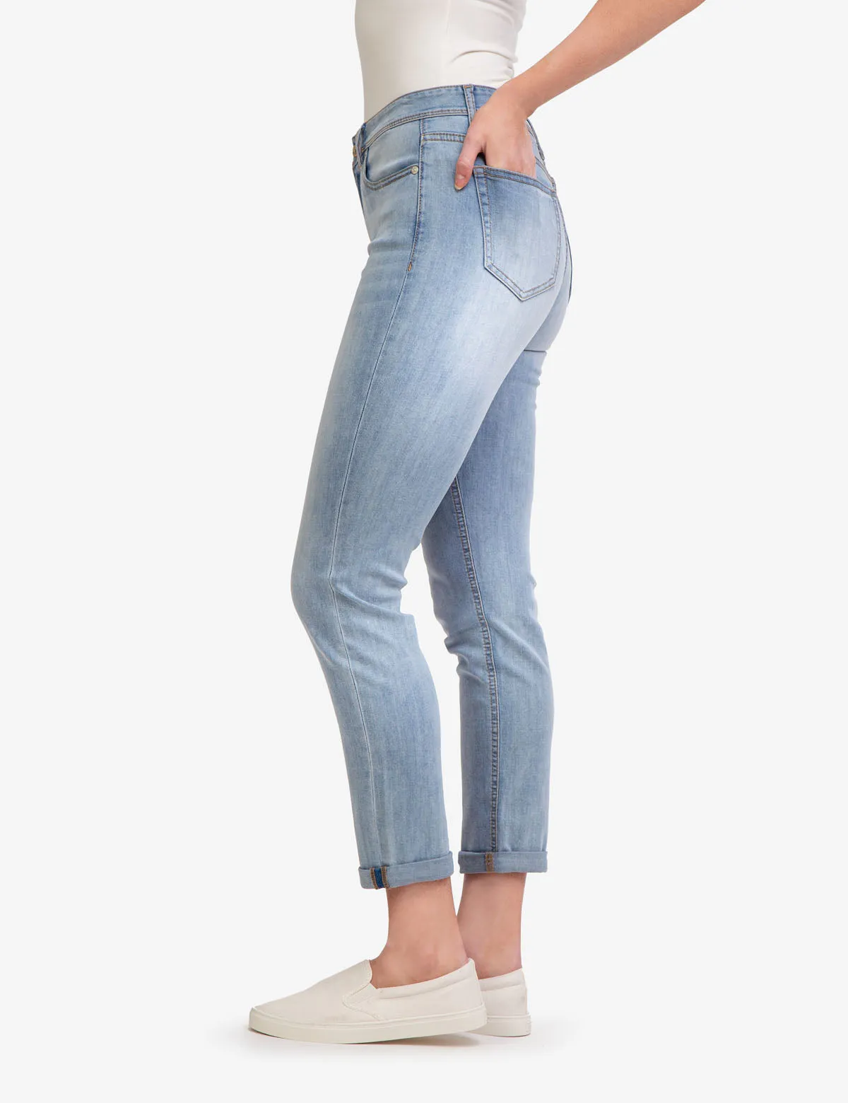 MID RISE RELAXED BOYFRIEND JEANS