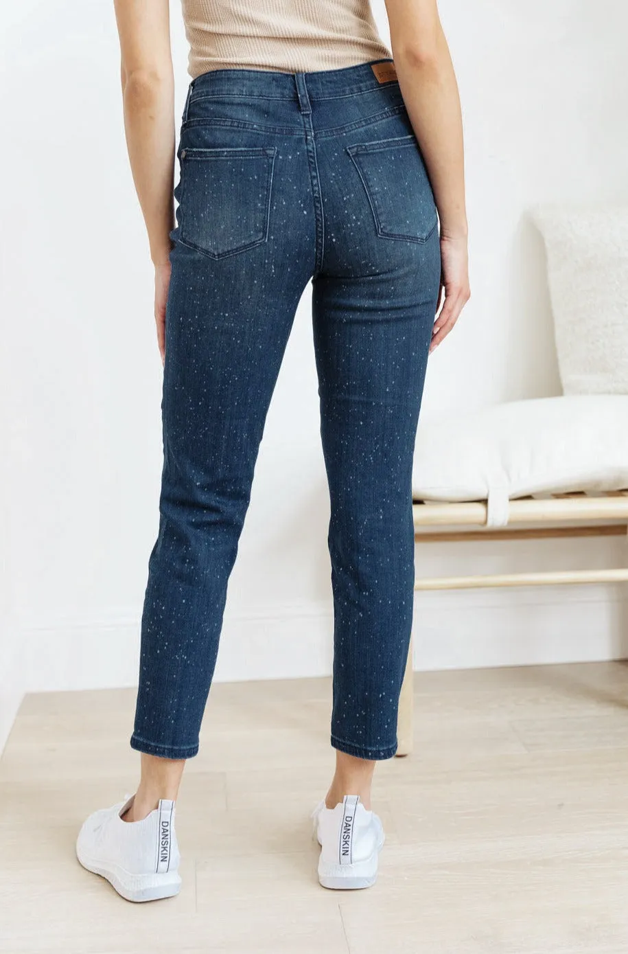 Mid-Rise Relaxed Fit Mineral Wash Jeans by Judy Blue