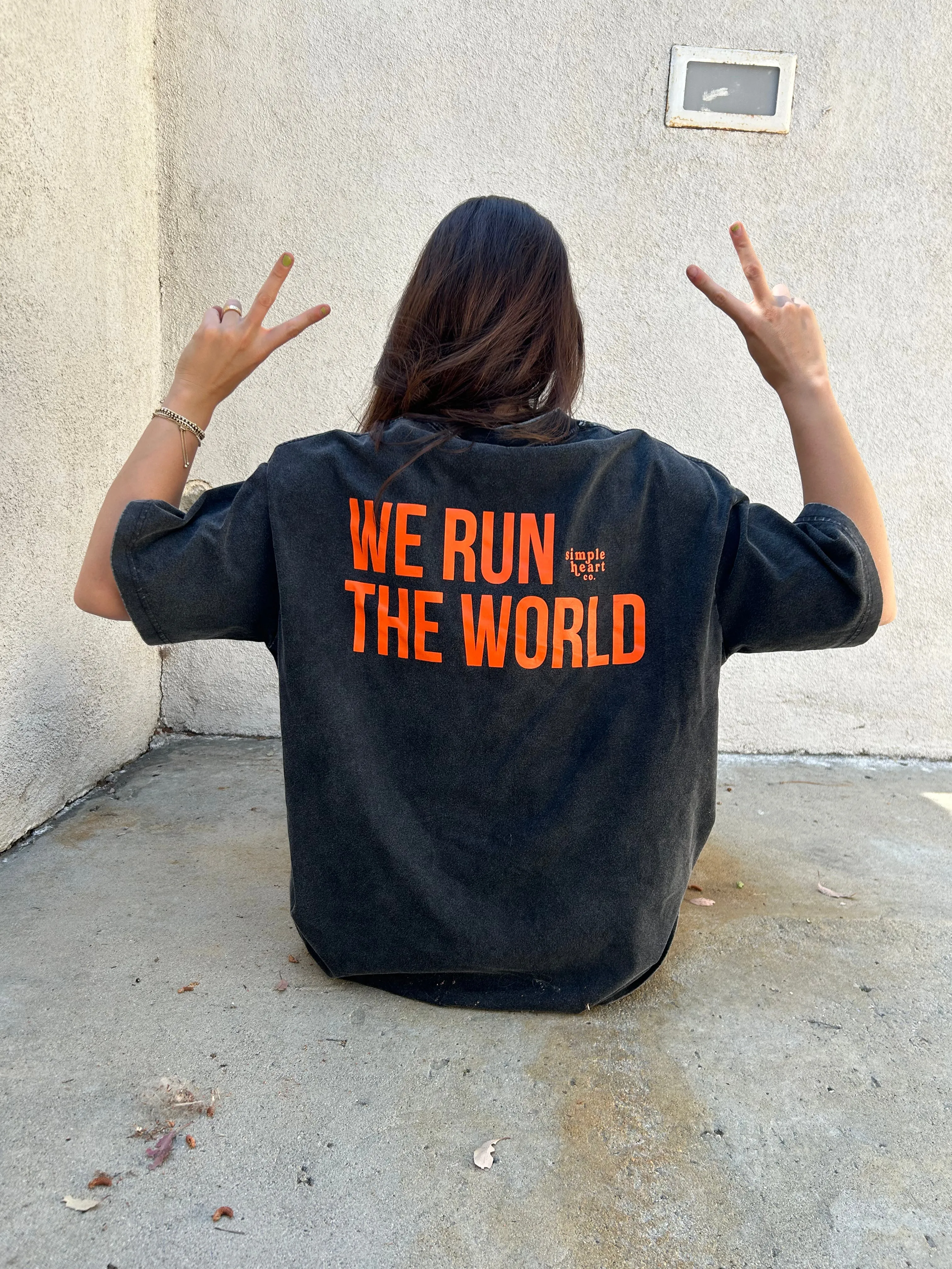 Moms Rule the World tee