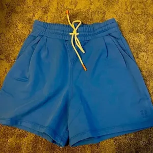 Monrow 90s vintage sweat shorts in size S