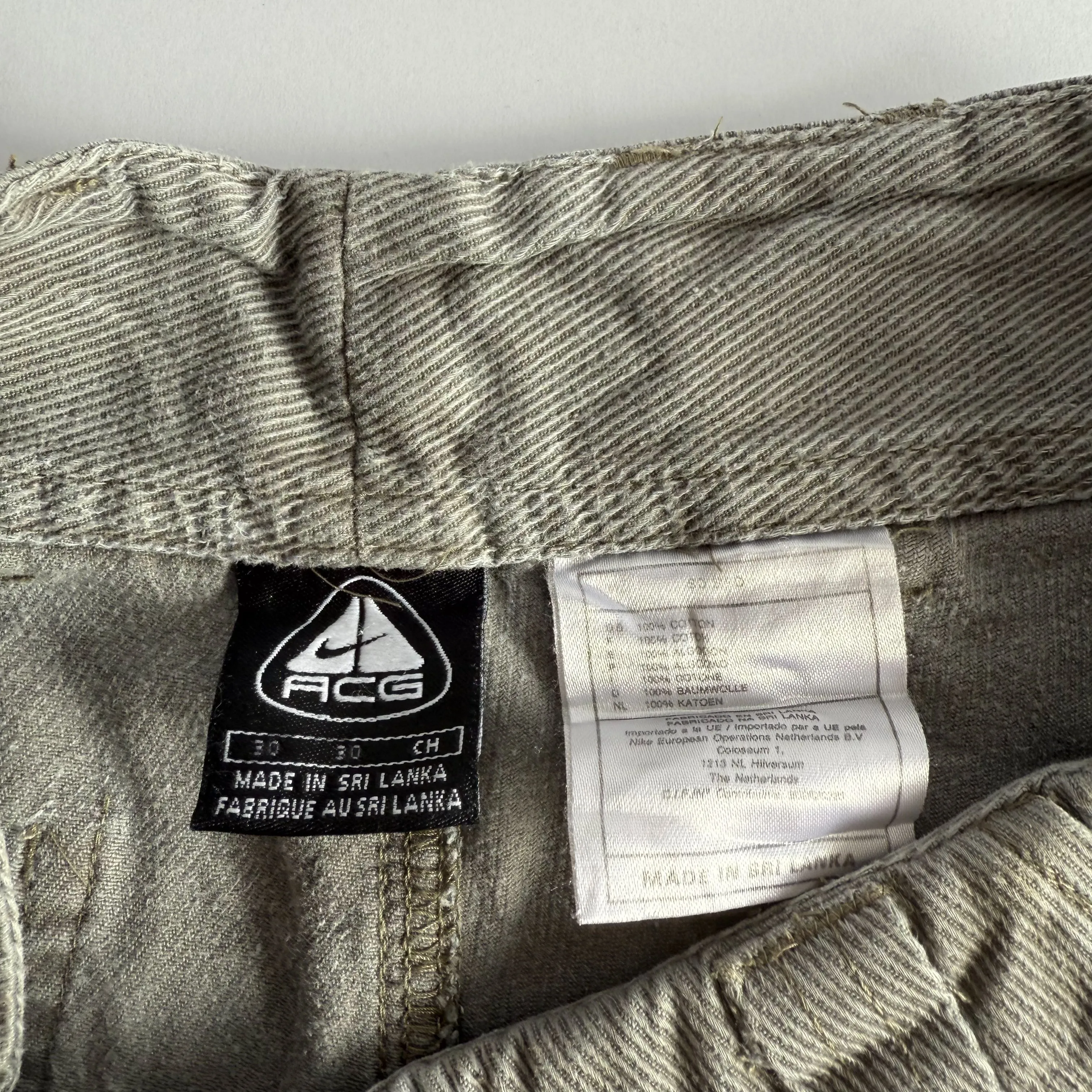 Nike ACG Cargo Shorts - 30”