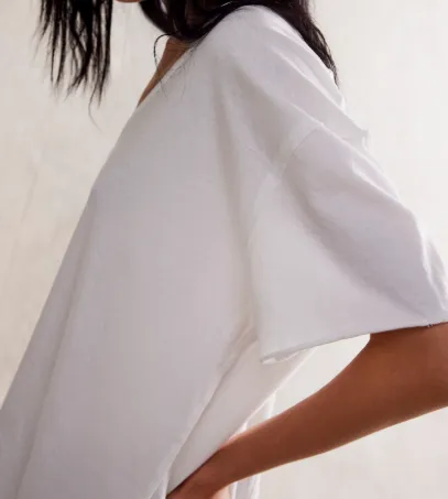 Nina Tee V / Ivory