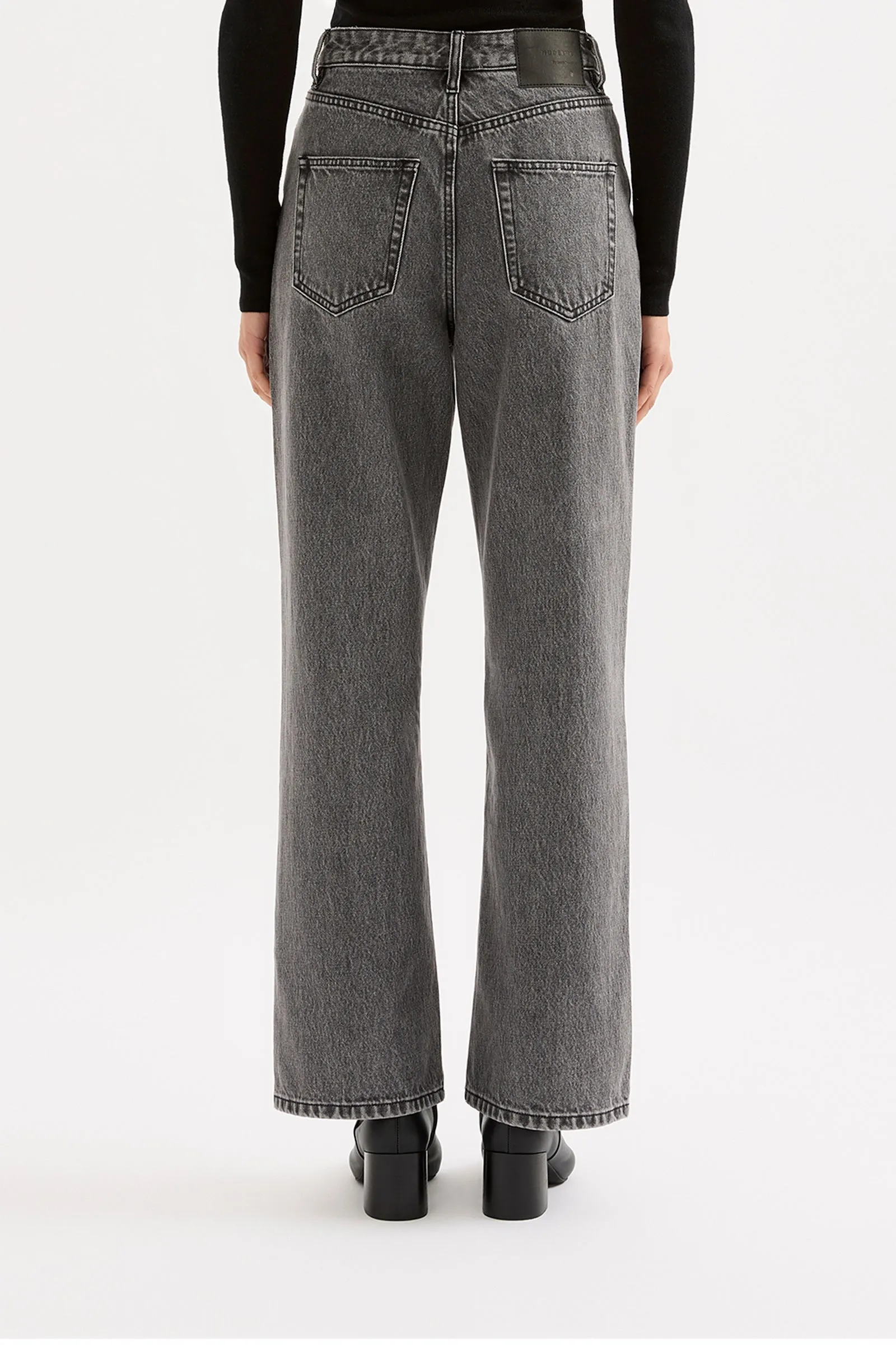 ORGANIC RELAXED LEG JEAN