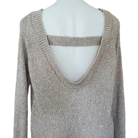 Oversized off shoulders sweater