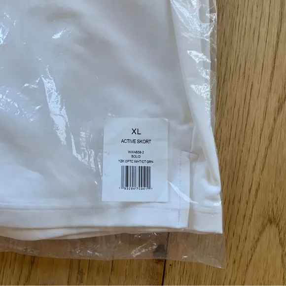 Revolve WeWoreWhat Active Skort Optic White/Court Green Size XLarge BNWT