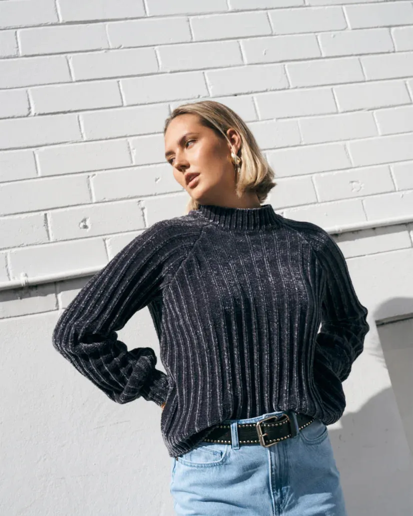 She Savage Sweater - Dark Grey