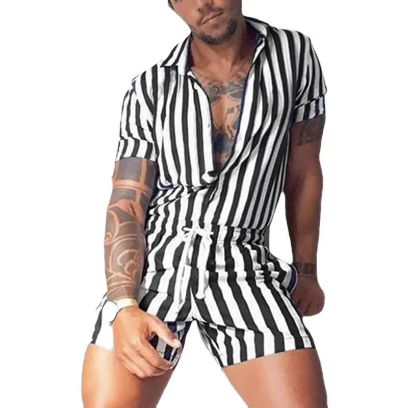 Short à rayures et revers vintage
