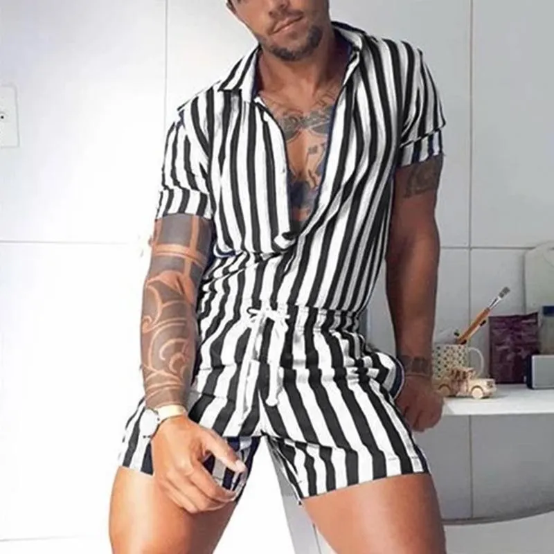 Short à rayures et revers vintage