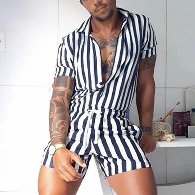 Short à rayures et revers vintage