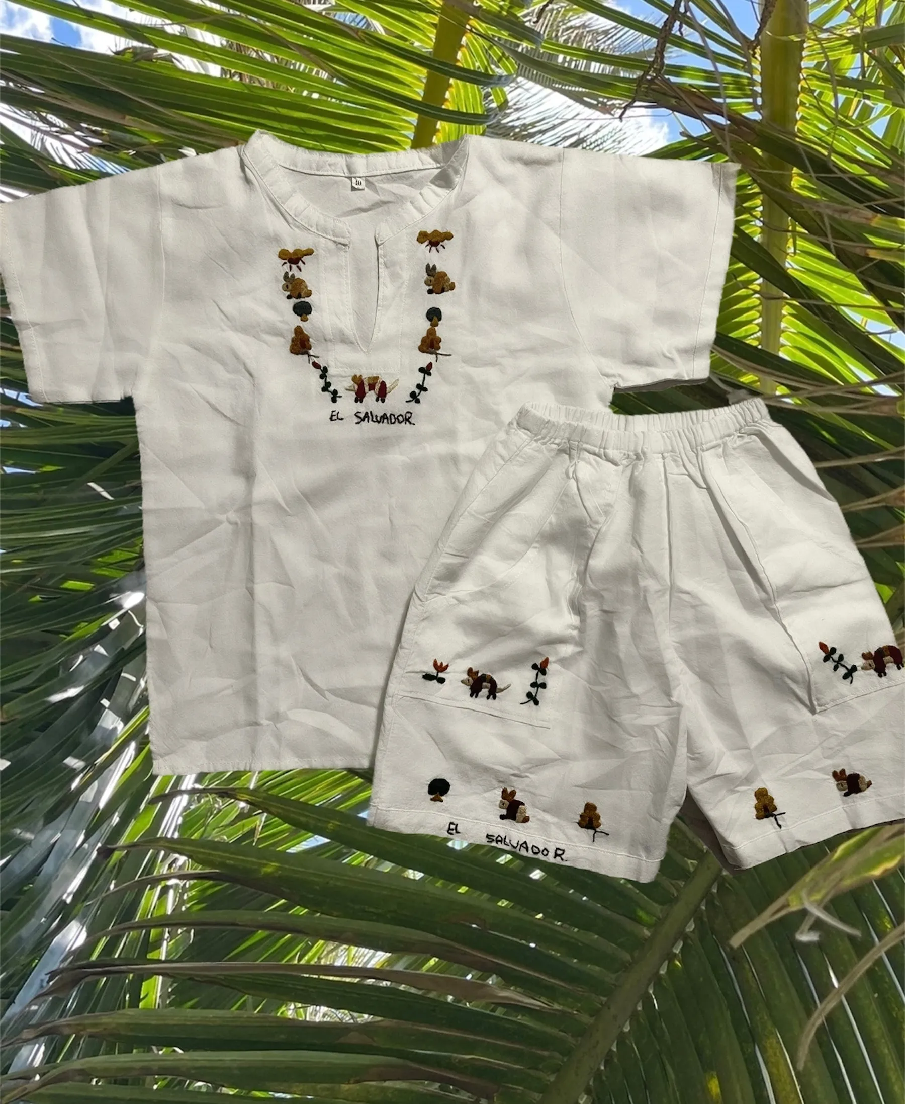 Size 10: 8/9Y Traditional Embroidered Set from El Salvador-Set de niñxs bordado
