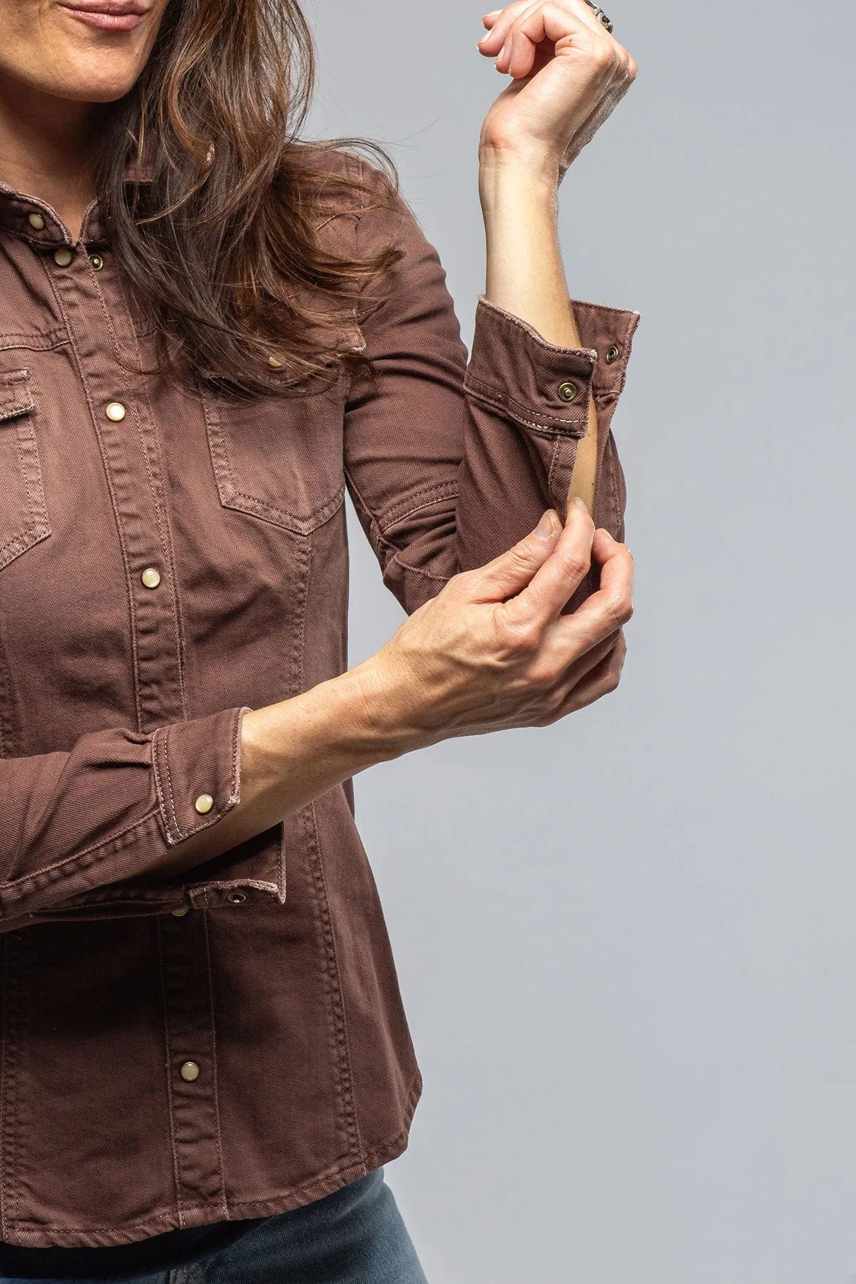Sweetwater Denim Shirt In Mogano