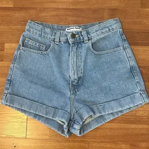 Vintage American Apparel high waist retro denim jean shorts 26