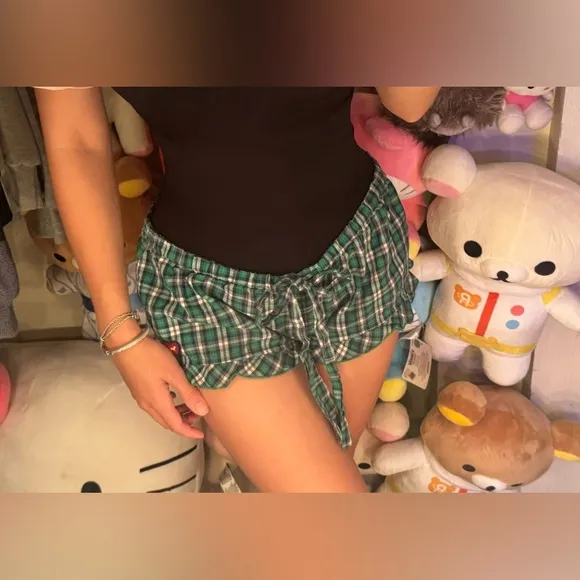 Vintage Early 2000’s VSPINK UNIVERSITY Green and white plaid shorts