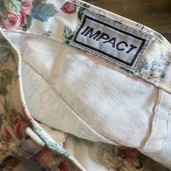 Vintage Jorts Capri Pedal Pushers Soft Denim Floral Printed Novelty Roses Small
