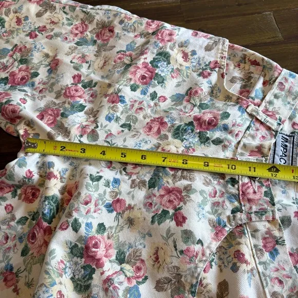 Vintage Jorts Capri Pedal Pushers Soft Denim Floral Printed Novelty Roses Small