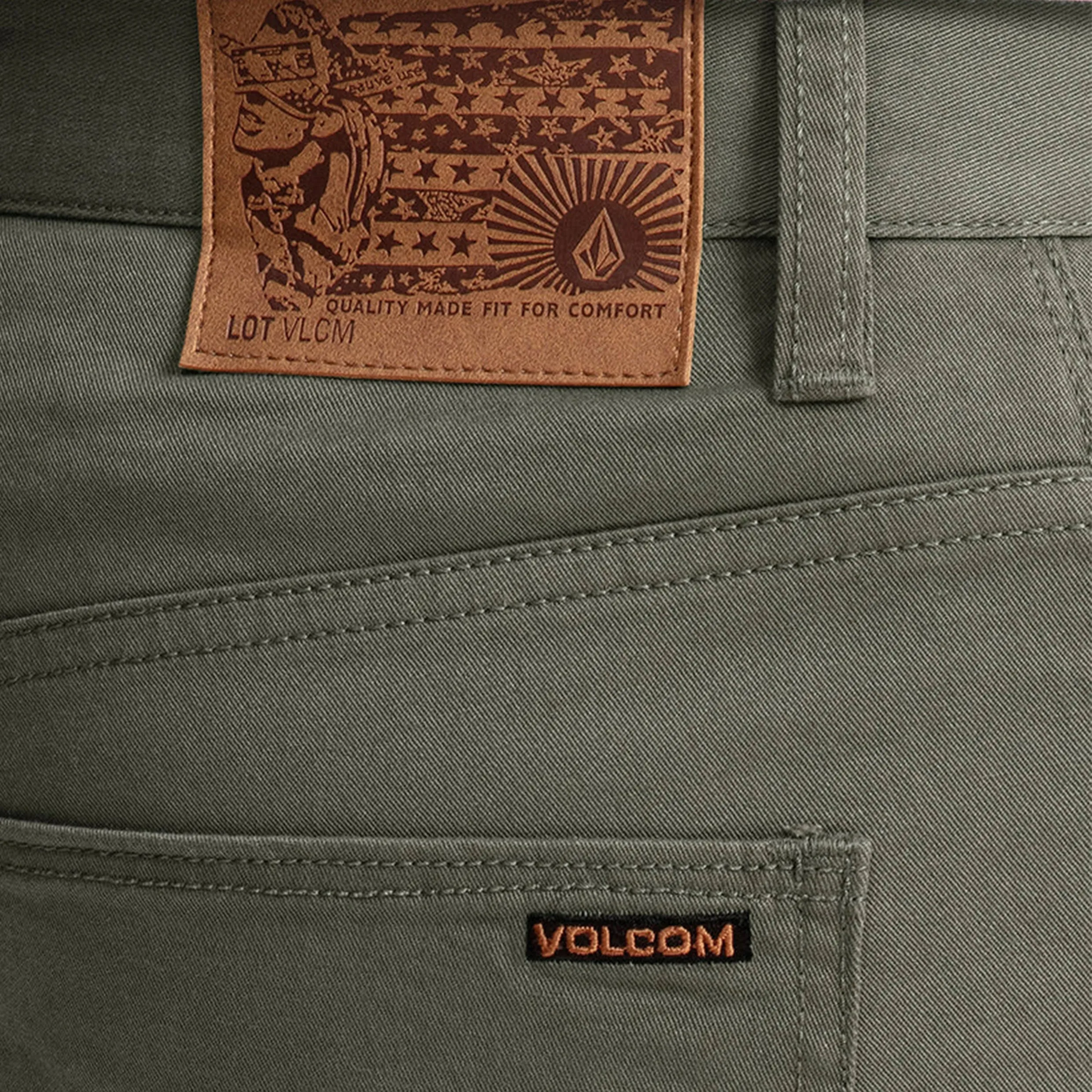 VOLCOM SOLVER LITE MENS SHORT ARMY GREEN CAMO
