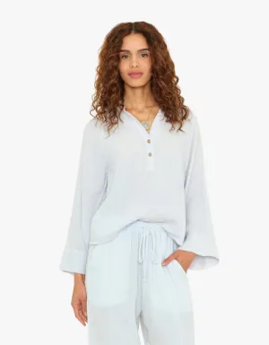 Xirena Carli Top in Pale Sky
